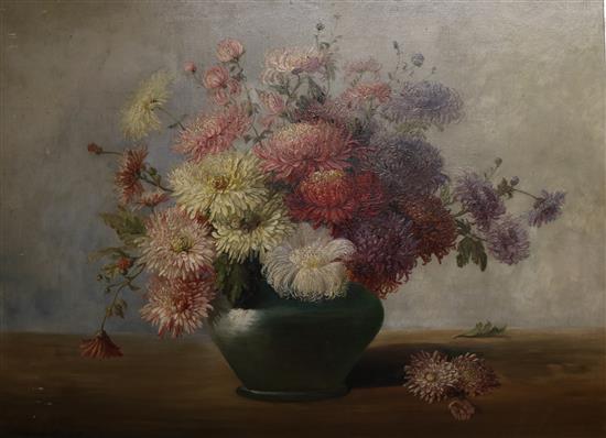 Margarete Mockel (German, 19th century), oil on canvas, still life of chrysanthemums, signed, 71 x 97cm